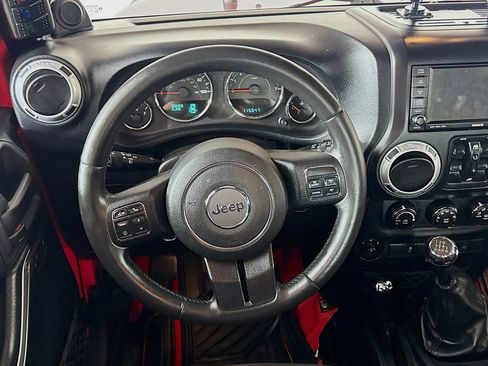 Used 2013 Jeep Wrangler Unlimited Sahara w/ Dual Top Group AWD/4WD image 14