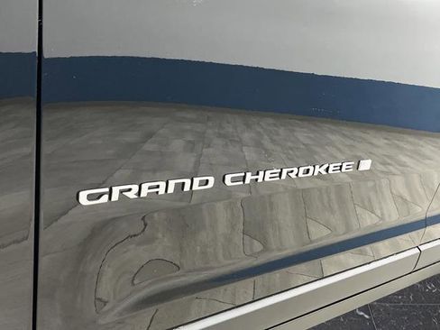 New 2025 Jeep Grand Cherokee Limited w/ Trailer Tow Package image 37