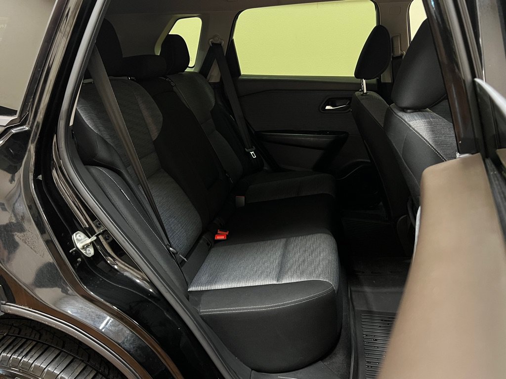 Used 2023 Nissan Rogue SV FWD image 34