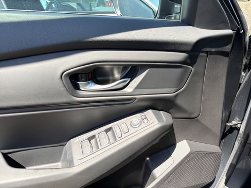 Used 2025 Honda Accord SE image 13