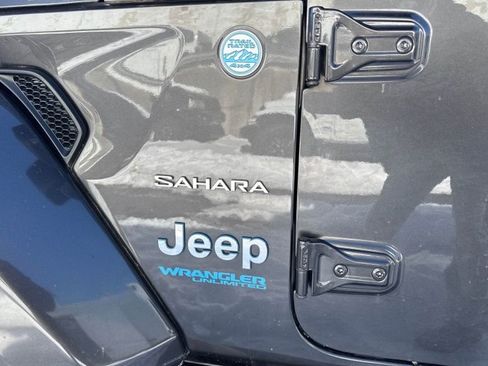 Used 2022 Jeep Wrangler Unlimited Sahara w/ Cold Weather Group image 14