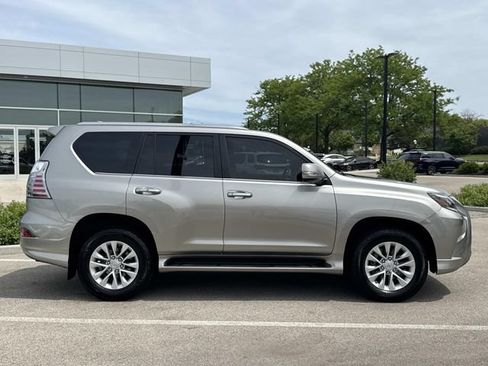 Used 2022 Lexus GX 460 Premium w/ Premium Package AWD/4WD image 4