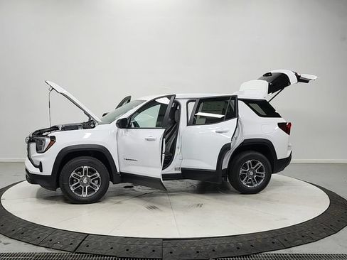 New 2026 GMC Terrain Elevation FWD image 12