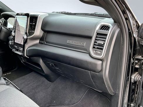 Used 2024 RAM 2500 Big Horn w/ Sport Appearance Package image 18