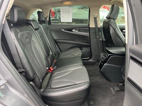 Used 2023 Lincoln Nautilus Reserve image 19