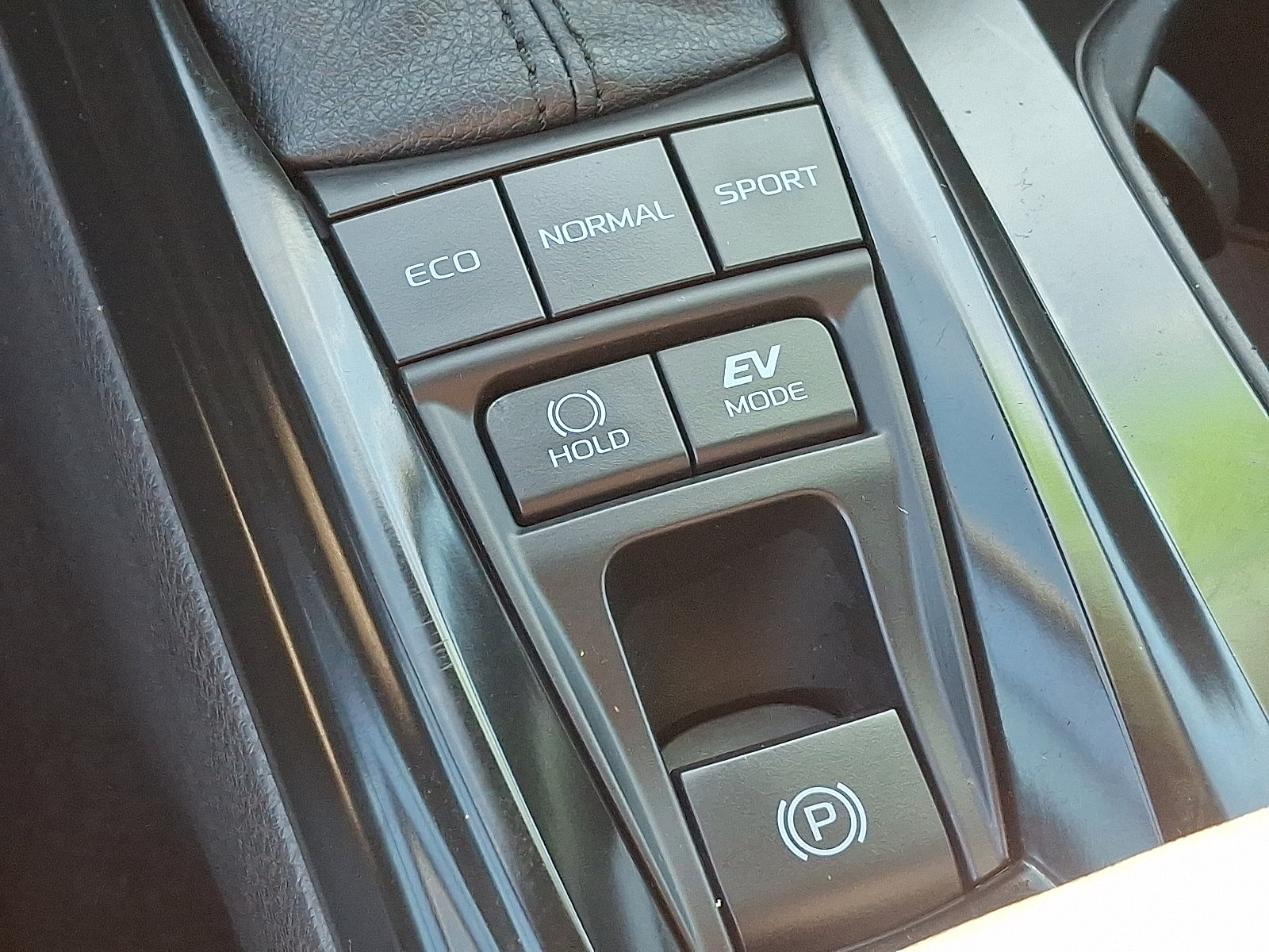 Certified 2025 Toyota Camry SE AWD/4WD image 24
