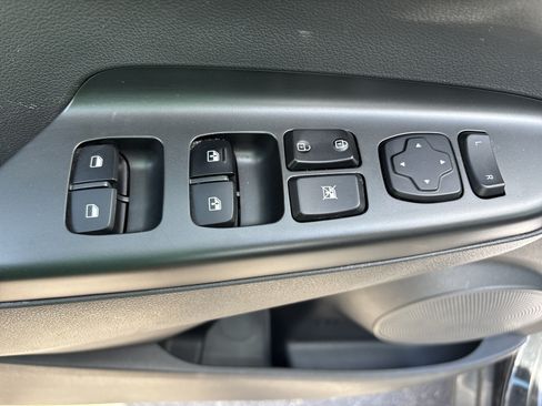Used 2023 Hyundai Kona SEL AWD/4WD image 17