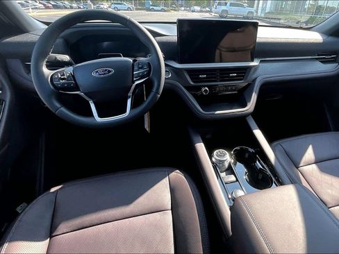 New 2026 Ford Explorer Platinum RWD image 5