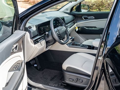 New 2026 Kia Sportage EX FWD image 15