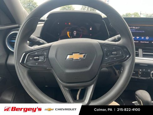 Certified 2024 Chevrolet Trax LT FWD image 12