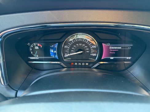 Used 2015 Lincoln Navigator 2WD image 30