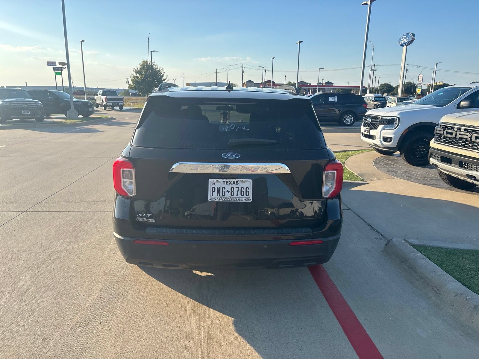 Used 2021 Ford Explorer XLT RWD image 10