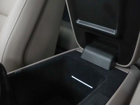 Certified 2023 Porsche Taycan image 34