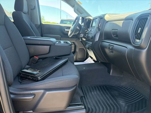 Used 2020 Chevrolet Silverado 1500 Custom w/ Custom Value Package AWD/4WD image 19