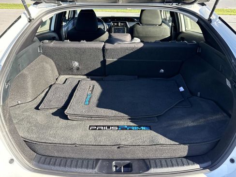 Used 2021 Toyota Prius Prime Limited image 19