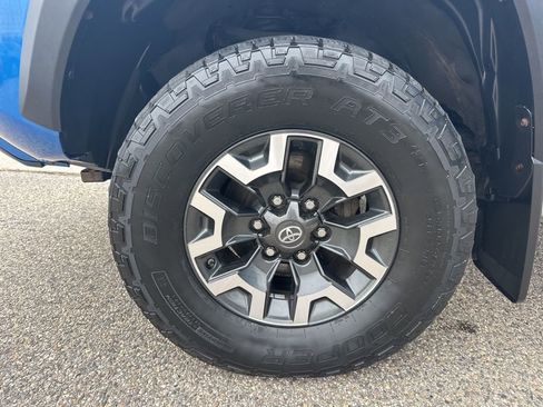 Used 2017 Toyota Tacoma TRD Off-Road w/ Tow Package AWD/4WD image 35