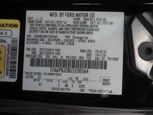 Used 2016 Ford Mustang Shelby GT350 w/ Technology Package image 30