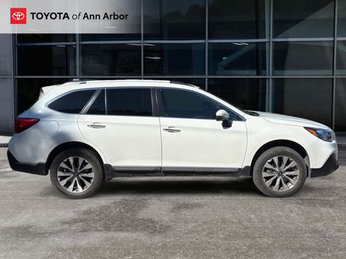 Used 2019 Subaru Outback 3.6R Touring AWD/4WD image 5