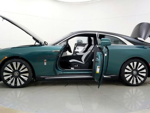 Used 2024 Rolls-Royce Spectre w/ Spectre Launch Package image 12