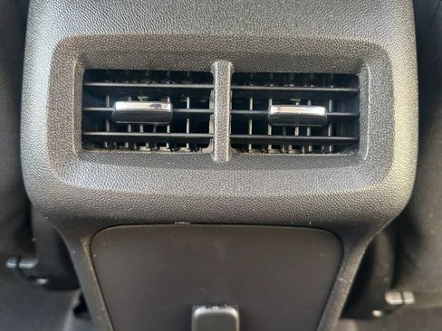 Used 2018 Chevrolet Equinox LS FWD image 16