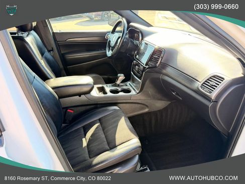 Used 2020 Jeep Grand Cherokee Altitude AWD/4WD image 12