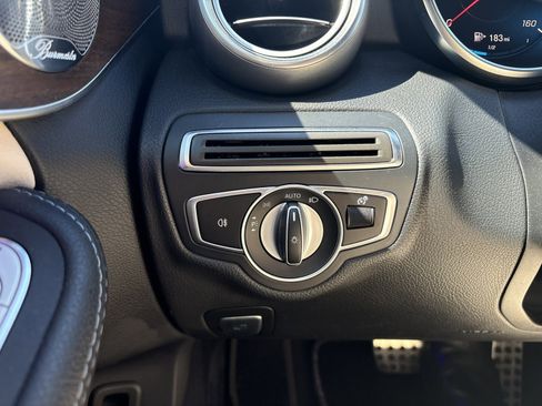 Used 2020 Mercedes-Benz C 300 4MATIC Sedan image 23