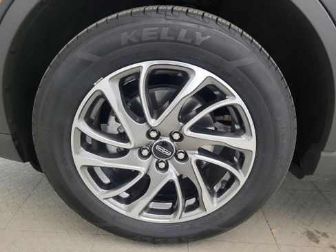 Used 2022 Lincoln Corsair AWD w/ Equipment Group 101A image 31