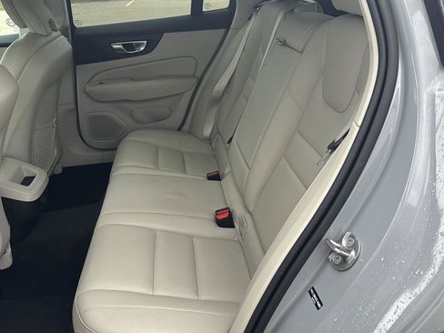 Used 2025 Volvo V60 B5 Cross Country Plus AWD/4WD image 11