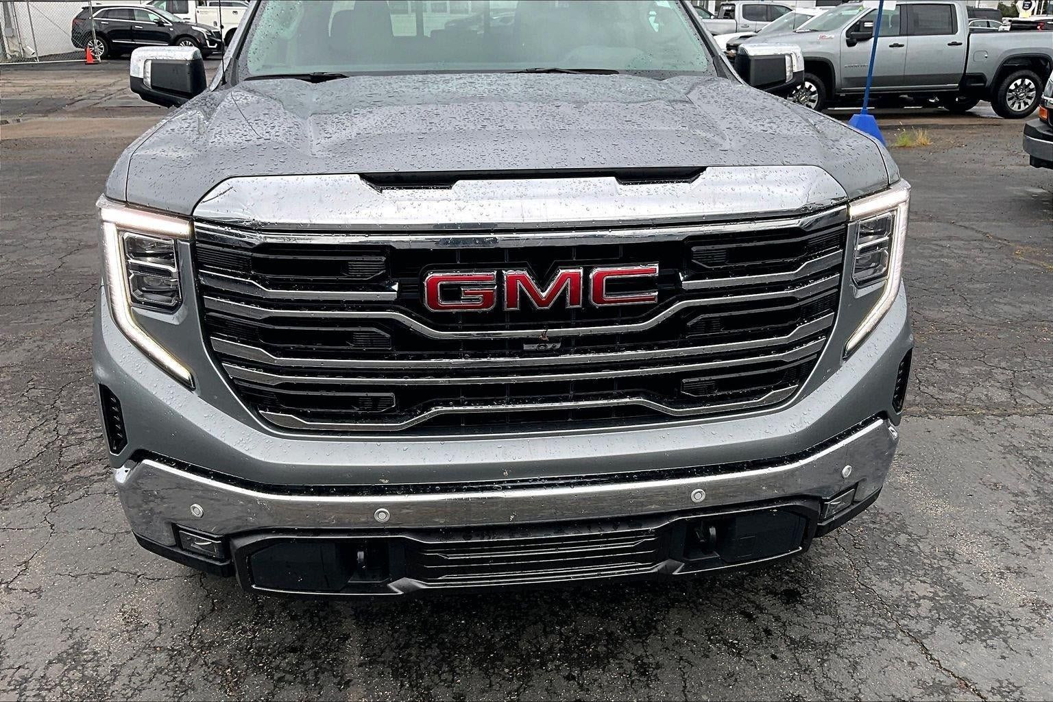 Used 2024 GMC Sierra 1500 SLT w/ SLT Premium Plus Package AWD/4WD image 3