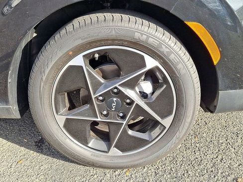 Certified 2023 Kia Soul EX image 8