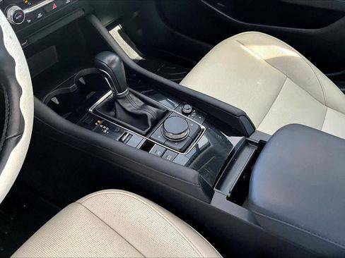 Used 2021 MAZDA MAZDA3 s image 16
