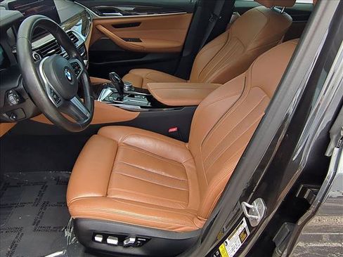 Used 2021 BMW M550i xDrive AWD/4WD image 17