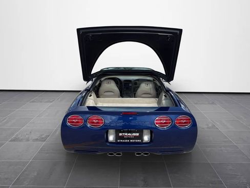 Used 2004 Chevrolet Corvette Coupe w/ Preferred Equipment Group image 26