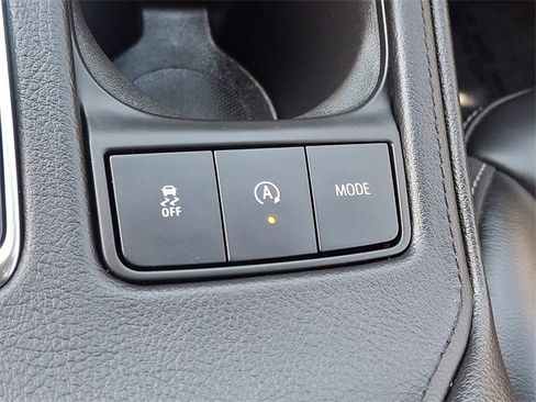 Used 2024 Cadillac XT4 Premium Luxury image 22