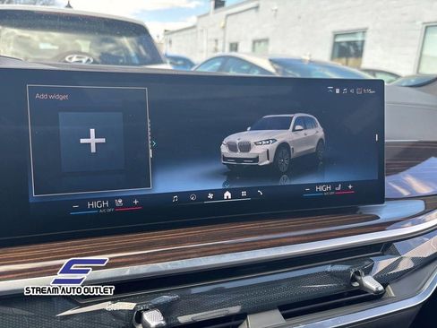 Used 2025 BMW X5 xDrive50e AWD/4WD image 34