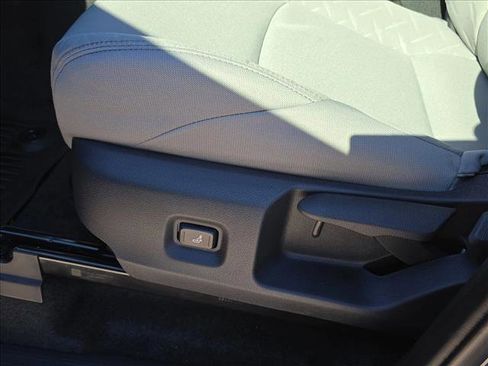 New 2025 Toyota Tacoma SR5 image 7