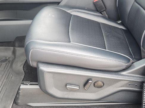 Used 2025 Ford F150 Lariat AWD/4WD image 24