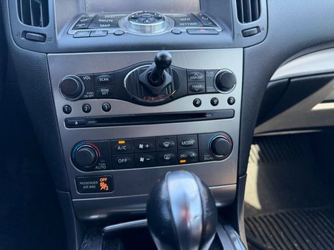 Used 2013 INFINITI G37 x w/ Premium Pkg image 16