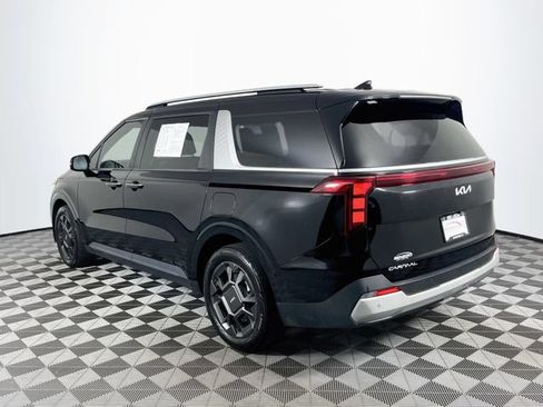 Used 2025 Kia Carnival EX FWD image 6