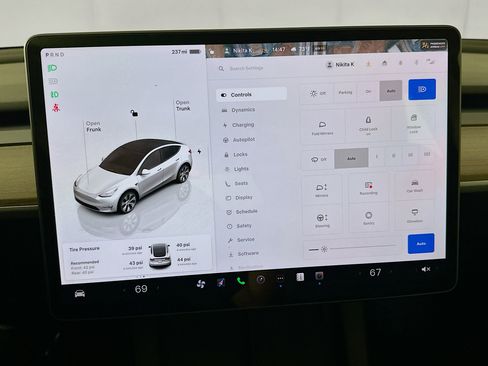 Used 2023 Tesla Model Y Long Range AWD/4WD image 32