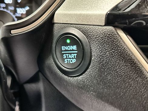 Used 2021 Ford Escape SE w/ SE Sport Appearance Package image 24