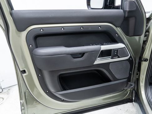 Used 2023 Land Rover Defender 110 X-Dynamic SE AWD/4WD image 23