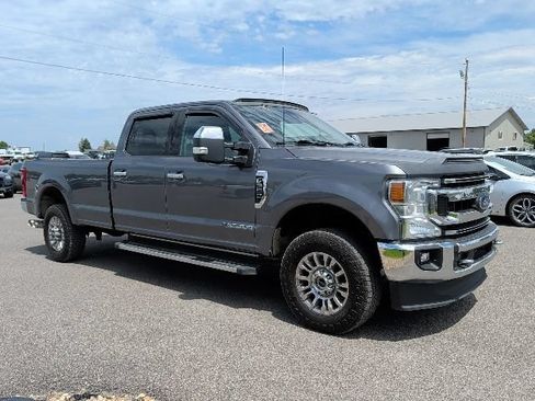 Used 2021 Ford F350 XLT w/ XLT Premium Package AWD/4WD image 2