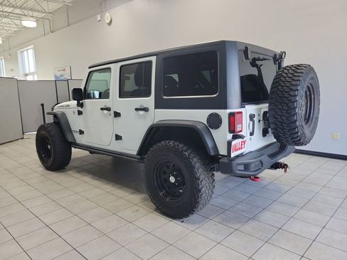 Used 2016 Jeep Wrangler Unlimited Rubicon AWD/4WD image 10