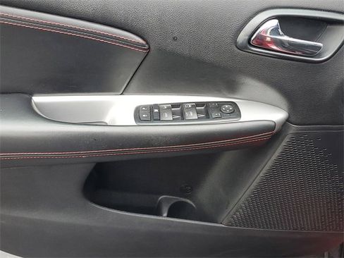 Used 2015 Dodge Journey R/T w/ Flexible Seating Group image 15