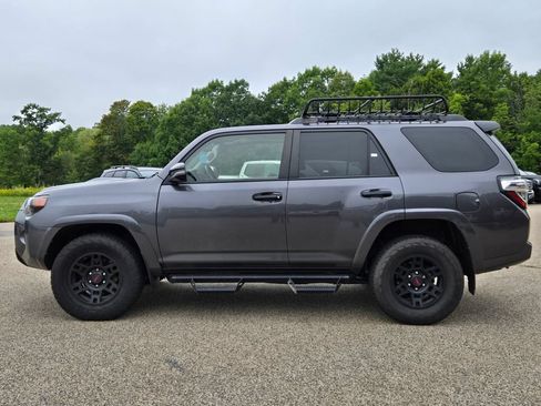 Used 2021 Toyota 4Runner Venture w/ Moonroof Package AWD/4WD image 2