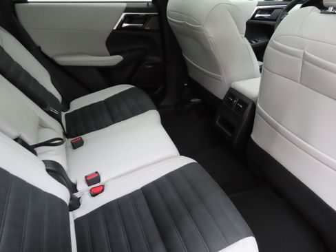 New 2026 Mitsubishi Outlander SE FWD image 23