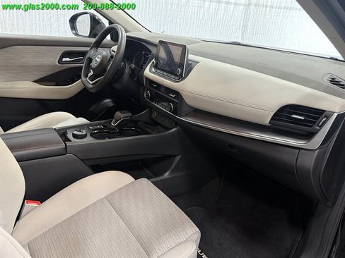 Used 2023 Nissan Rogue SV AWD/4WD image 5