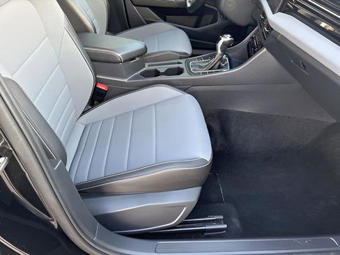 Used 2025 Volkswagen Jetta SE image 11