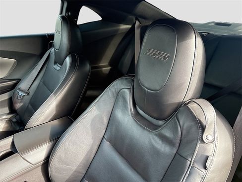 Used 2010 Chevrolet Camaro SS w/ LPO, Ground Effects Package image 20